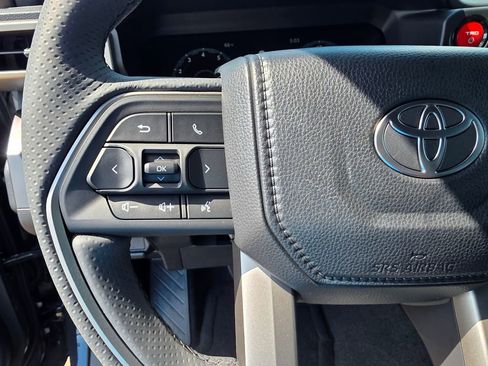 Used 2025 Toyota 4Runner TRD Off-Road image 16