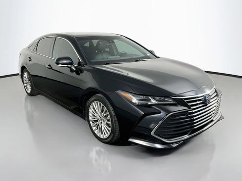 Used 2022 Toyota Avalon Limited w/ Advanced Safety Package FWD image 3