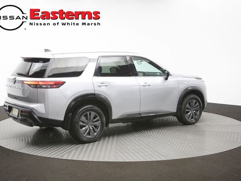 Used 2024 Nissan Pathfinder S AWD/4WD image 41