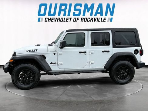Used 2022 Jeep Wrangler Unlimited Sport AWD/4WD image 3
