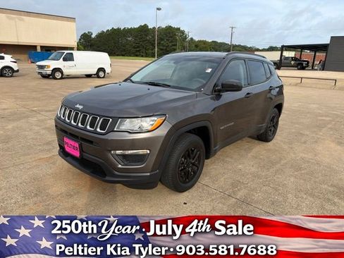 Used 2018 Jeep Compass Sport w/ Tech Group FWD image 3
