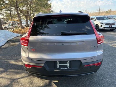 New 2026 Volvo XC40 B5 Core w/ Protection Package Premier image 4