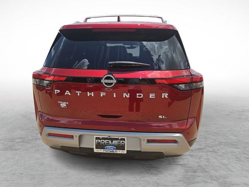 Used 2024 Nissan Pathfinder SL FWD image 9