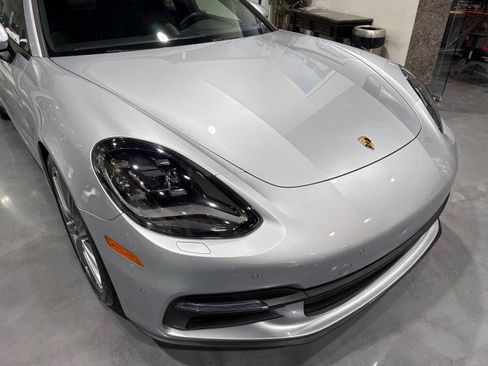 Used 2018 Porsche Panamera RWD image 31