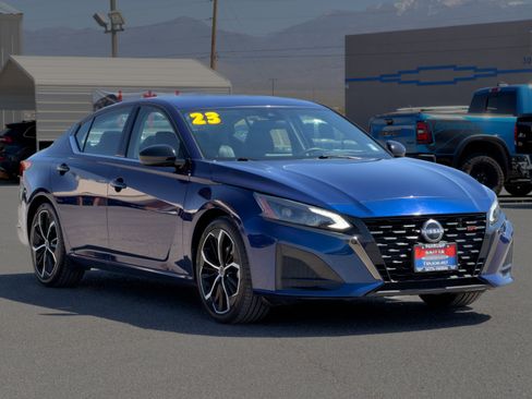 Used 2023 Nissan Altima 2.5 SR FWD image 7
