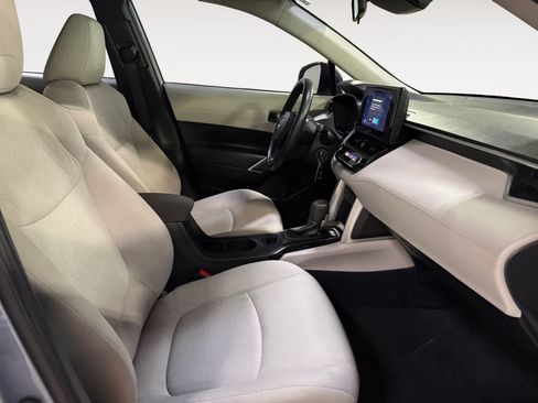 Used 2023 Toyota Corolla Cross L FWD image 22