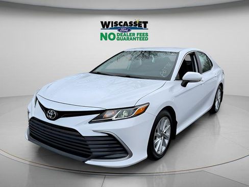 Used 2023 Toyota Camry LE w/ Convenience Package FWD image 17