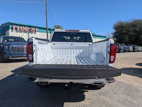 New 2026 GMC Sierra 1500 SLE w/ X31 Off-Road Package AWD/4WD image 12