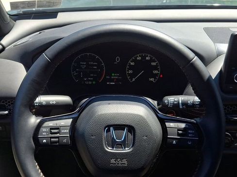 Used 2025 Honda HR-V Sport image 18