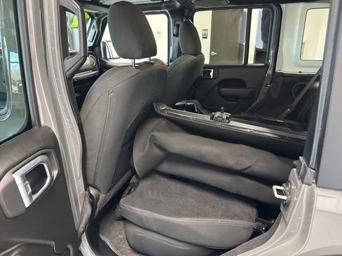 Used 2022 Jeep Wrangler Unlimited Sport image 18