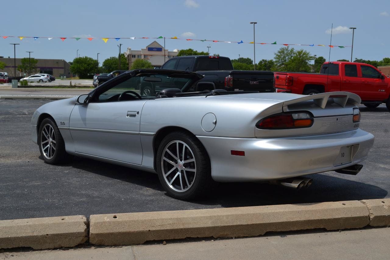 Used 2002 Chevrolet Camaro Z28 w/ SS Performance/Appearance Pkg RWD image 5