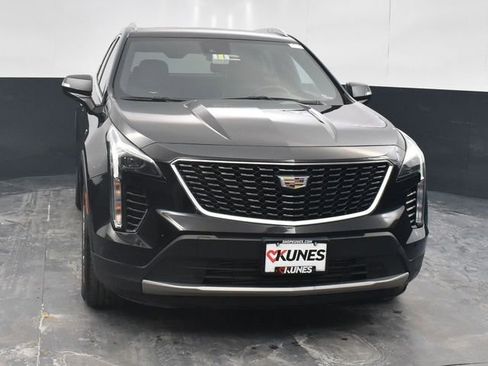 Used 2023 Cadillac XT4 Premium Luxury w/ Cold Weather Package image 4