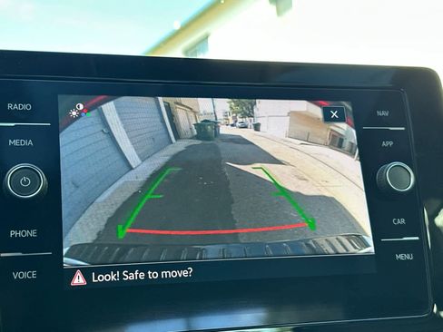 Used 2025 Volkswagen Jetta SEL image 19