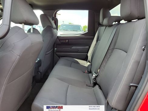 Used 2025 Toyota Tacoma SR5 AWD/4WD image 10