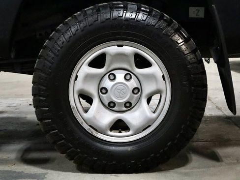 Used 2015 Toyota Tacoma PreRunner w/ Convenience Package image 4