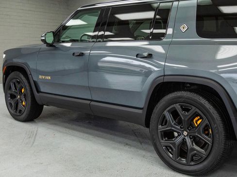 Used 2023 Rivian R1S Adventure image 39