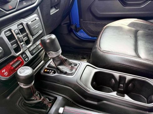 Certified 2022 Jeep Wrangler Unlimited Rubicon w/ Cold Weather Group AWD/4WD image 29