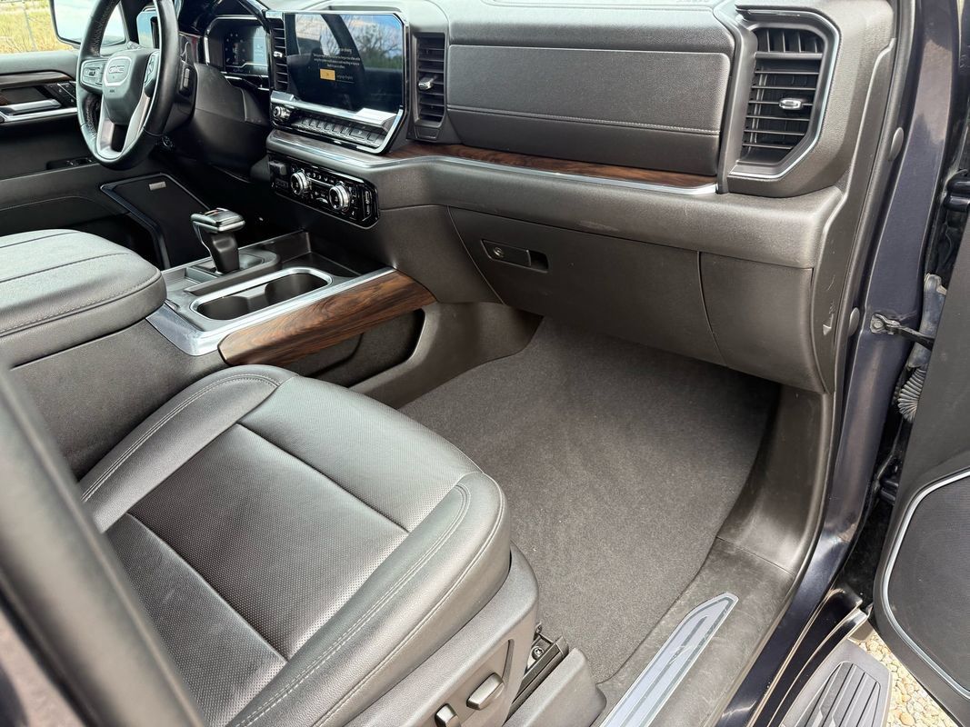 Used 2023 GMC Sierra 1500 SLT w/ SLT Premium Package AWD/4WD image 13