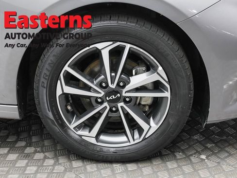 Used 2023 Kia Forte LXS image 31