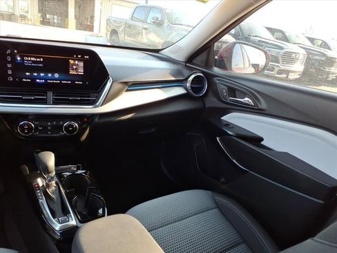 Used 2025 Chevrolet Trax LT w/ Driver Confidence Package FWD image 13