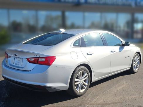 Used 2017 Chevrolet Malibu LT FWD image 7