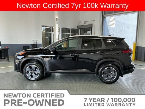 Used 2025 Nissan Rogue SV w/ SV Premium Package FWD image 3