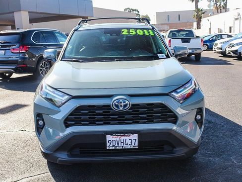 Used 2022 Toyota RAV4 XLE Premium image 2