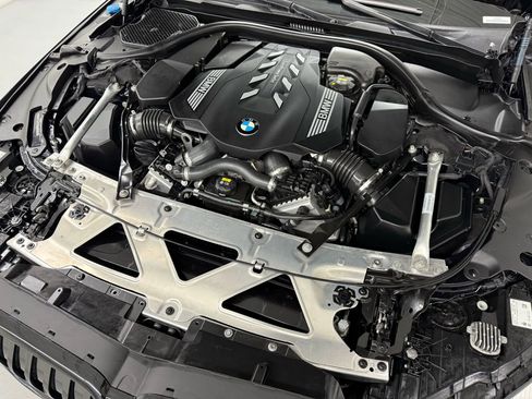 Used 2022 BMW 750i xDrive w/ Luxury Rear Seating Package image 51