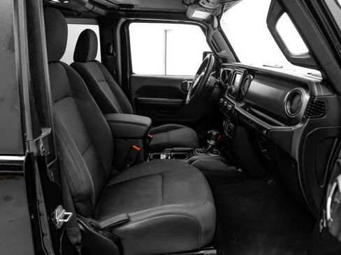 Used 2019 Jeep Wrangler Sport AWD/4WD image 40