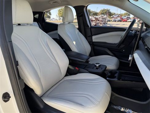 Used 2021 Ford Mustang Mach-E Premium image 31