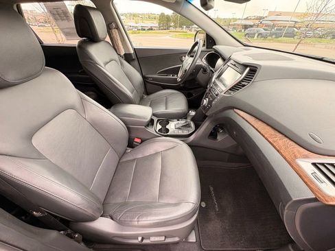 Used 2017 Hyundai Santa Fe Limited FWD image 35