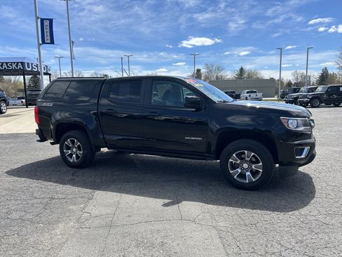 Used 2017 Chevrolet Colorado Z71 AWD/4WD image 2