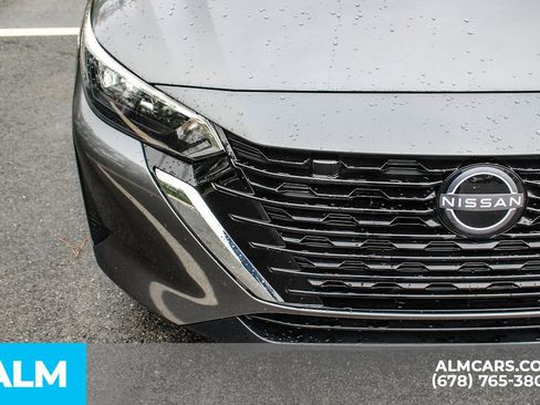 Used 2024 Nissan Sentra SV FWD image 11