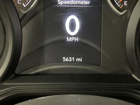 Used 2024 Jeep Gladiator Sport image 6