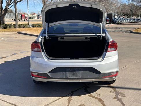 Used 2019 Hyundai Elantra Value Edition w/ Winter Weather Package image 16