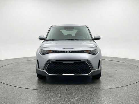 Used 2025 Kia Soul LX w/ LX Technology Package image 2