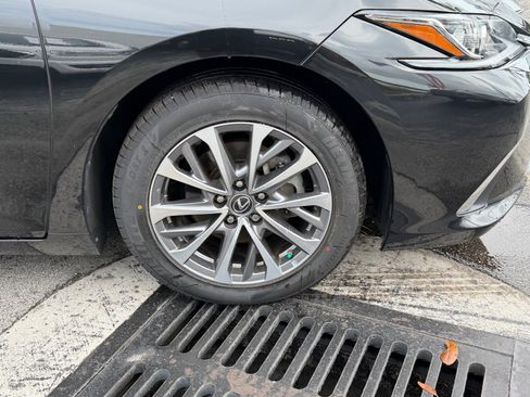 Used 2023 Lexus ES 350 w/ Accessory Package (Z1) FWD image 9