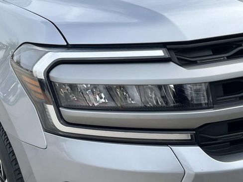 Used 2023 Ford Expedition XLT image 7