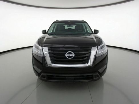 Used 2025 Nissan Pathfinder SV FWD image 2