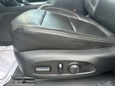 Used 2020 Chevrolet Traverse RS w/ LPO, Floor Liner Package AWD/4WD image 16