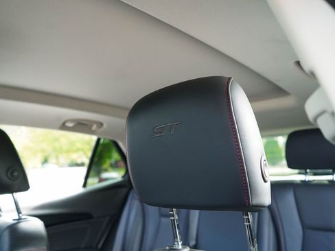 Used 2023 Buick Envision Essence FWD image 36