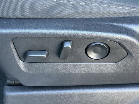 Used 2023 Chevrolet Silverado 1500 LT image 14