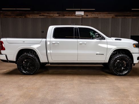 Used 2025 RAM 1500 Limited AWD/4WD image 11
