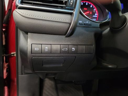 Used 2018 Toyota Camry XSE FWD image 23