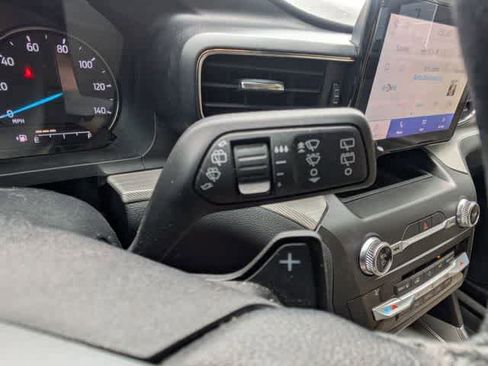 Used 2020 Ford Explorer XLT w/ Equipment Group 202A AWD/4WD image 24