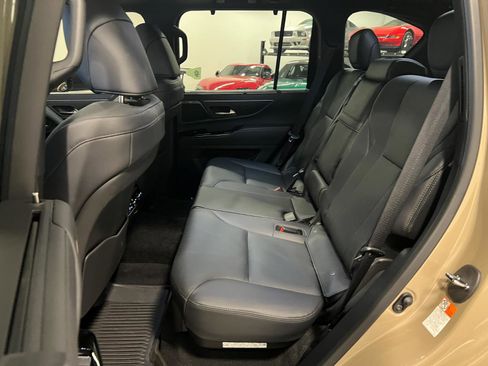 Used 2025 Lexus LX 700h Overtrail image 30