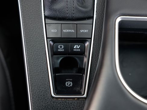 Used 2022 Toyota Avalon XSE FWD image 44
