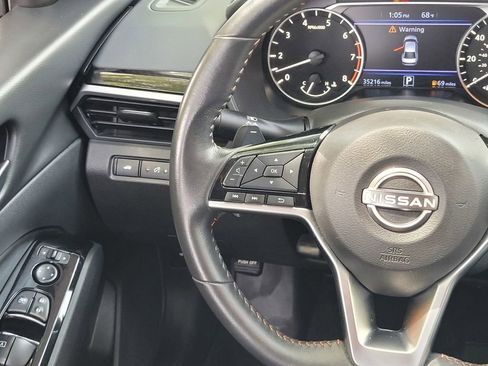 Used 2024 Nissan Altima 2.5 SR w/ SR Premium Package FWD image 12