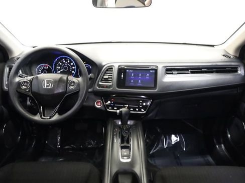 Used 2018 Honda HR-V EX image 16