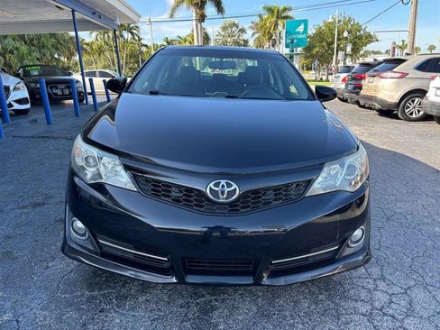 Used 2014 Toyota Camry SE w/ Leather Package FWD image 8